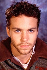 الممثل Jonathan Brandis