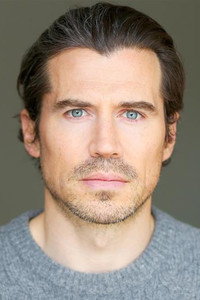 الممثل Josh Burdett