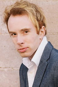 الممثل Josh Cruddas