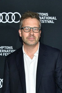 المخرج Josh Klausner