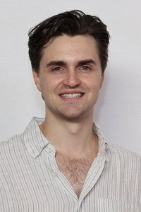 المخرج Josiah Allen