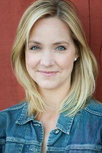 المخرج Julia Barnett
