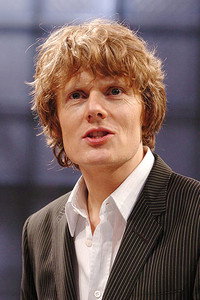 الممثل Julian Rhind-Tutt