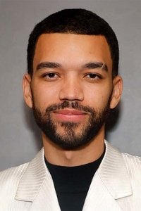 الممثل Justice Smith