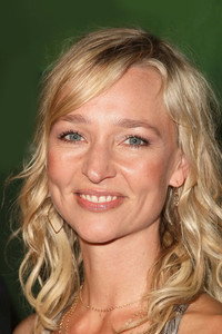 الممثل Kari Matchett