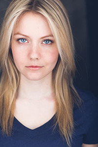 الممثل Katie Sagona