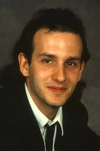 المخرج Keith Gordon