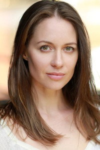الممثل Kezia Burrows
