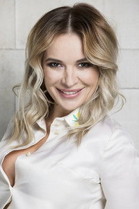 الممثل Kierston Wareing