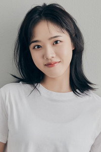 الممثل Kim Hyang-gi