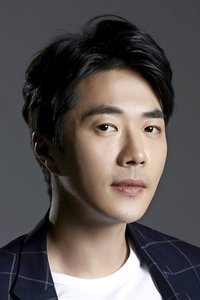 الممثل Kwon Sang-woo