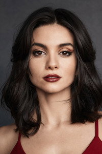 الممثل Lauren LaVera