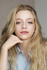 الممثل Laurie Babin