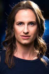 الممثل Leanne Johnson