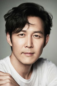 الممثل Lee Jung-jae