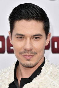 الممثل Lewis Tan