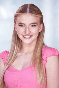 الممثل Lilly Noelle Bartlam