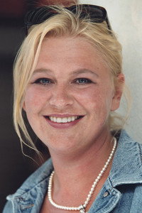 الممثل Lisa Lindgren