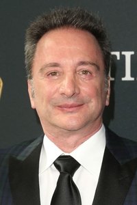 المخرج Louis D'Esposito