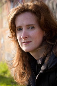 المخرج Louise Alston