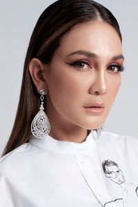الممثل Luna Maya