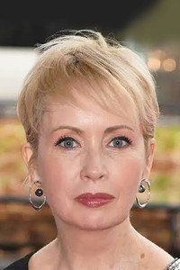 الممثل Lysette Anthony