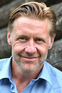 الممثل Mads Ousdal