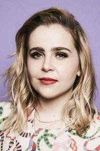 الممثل Mae Whitman