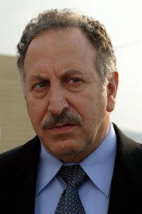 الممثل Makram Khoury