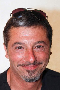 الممثل Marc Duret