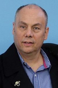 المخرج Mark Burton