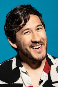 الممثل Mark Fischbach