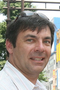 المخرج Martin Wood