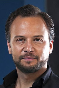 الممثل Maxim Khalil