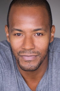 الممثل McKinley Freeman