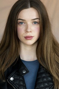 الممثل Megan Best