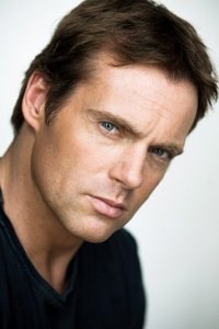 المخرج Michael Shanks