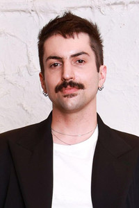 الممثل Mitch Grassi