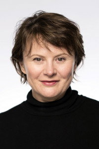 الممثل Monica Dolan