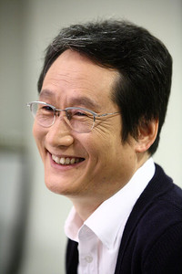 الممثل Moon Sung-Keun