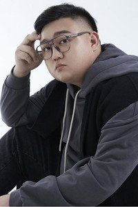 الممثل Nan Yu