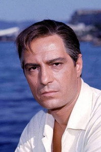 الممثل Nino Manfredi