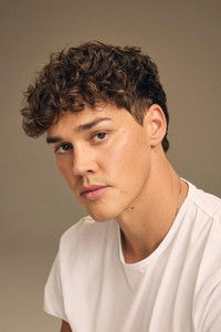 الممثل Noah Beck