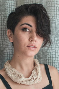 الممثل Olivia Graves