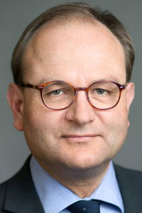 الممثل Ottmar Edenhofer