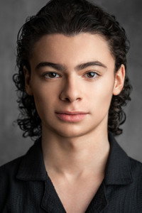 الممثل Raphael Alejandro