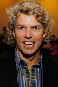 المخرج Robert Vince