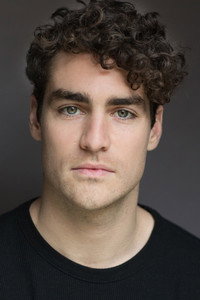 الممثل Ryan Bown