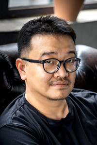 المخرج Sang-ho Yeon