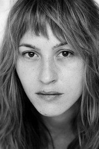 الممثل Sarah Adler